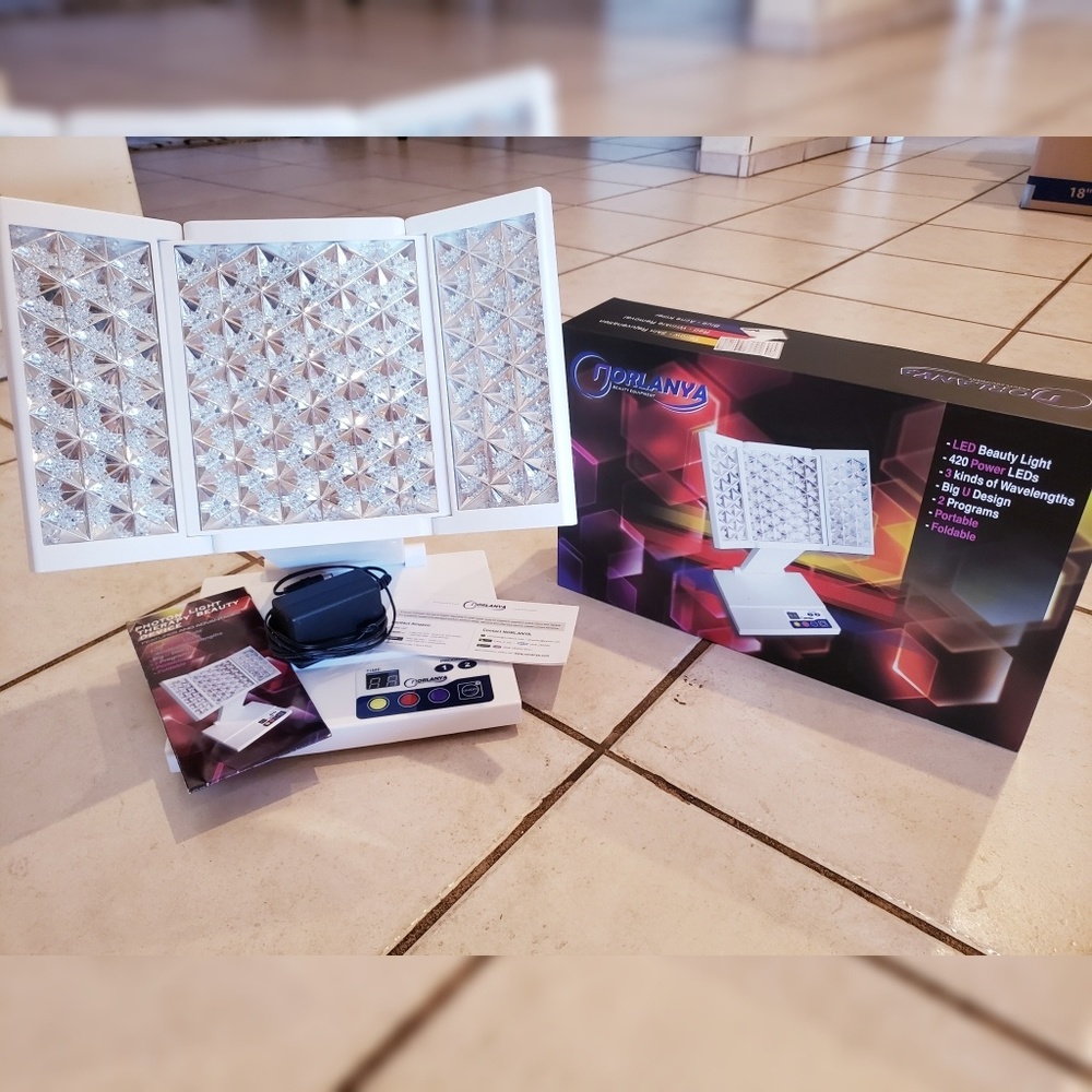 Norlanya LED Facial Light